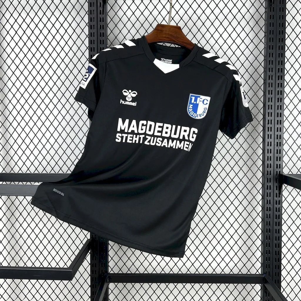 1. FC Magdeburg 2024/25 Black Commemorative Edition Jersey, foto 1