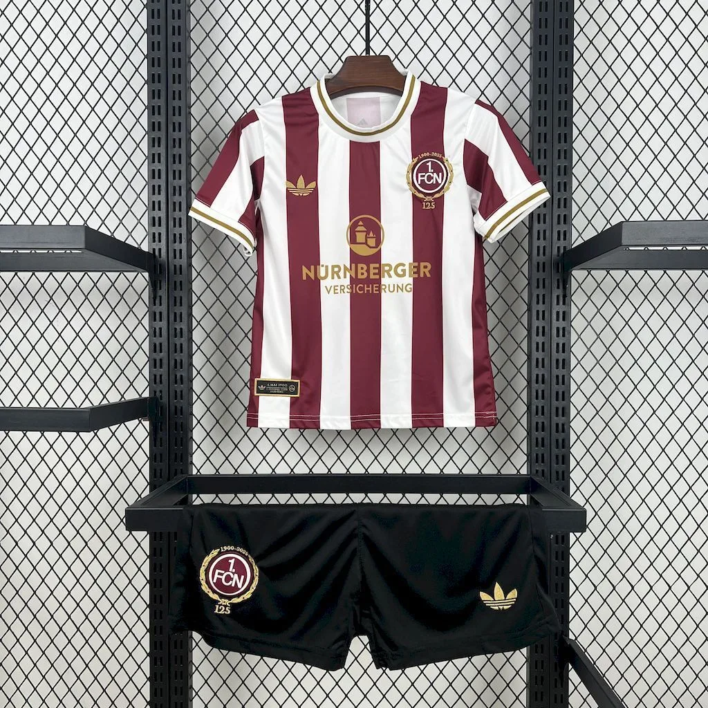 1. FC Nurnberg 2025/26 125th Anniversary Kids Kit, foto 1