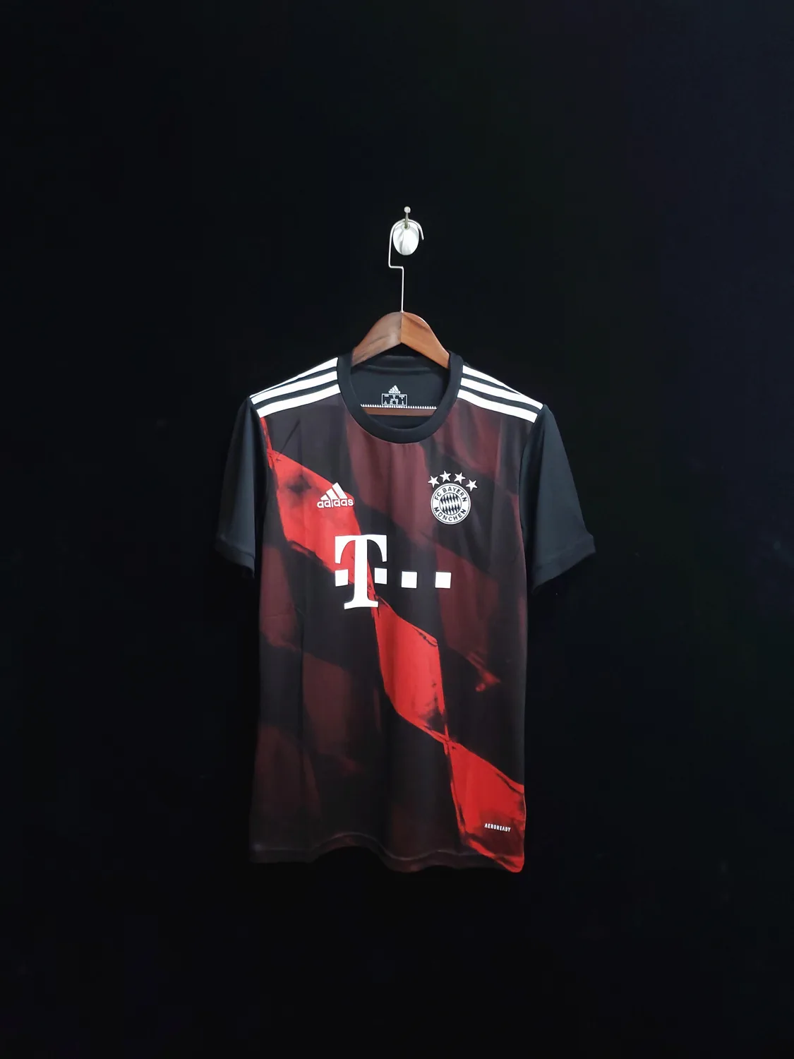 20-21 Bayern Munich third away