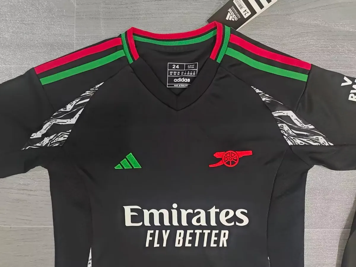 2024/25 Arsenal Away Kids Kit, foto 2