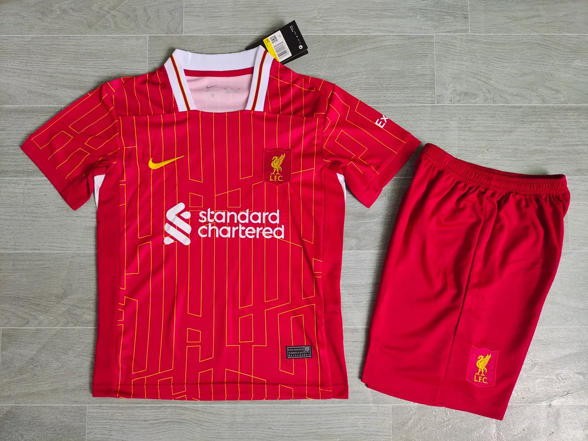 2024/25 Liverpool Home Kids Kit, foto 1