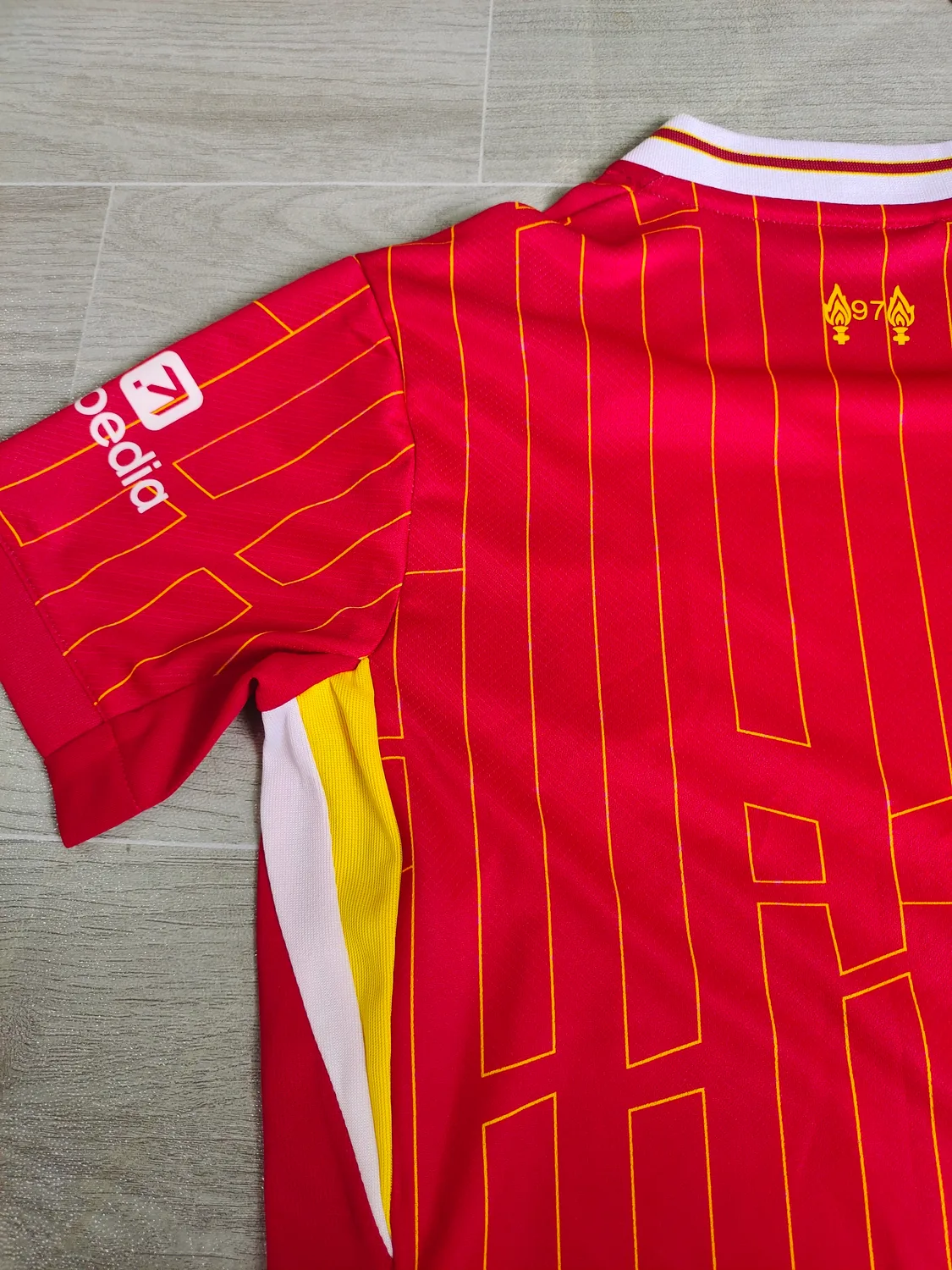 2024/25 Liverpool Home Kids Kit, foto 2