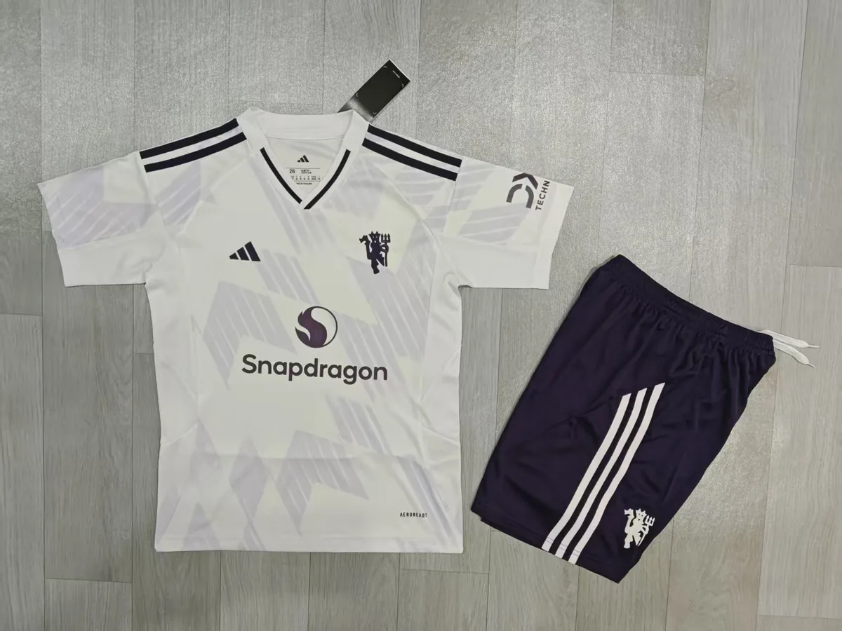 2025/26 Manchester United Away Kids Kit, foto 1