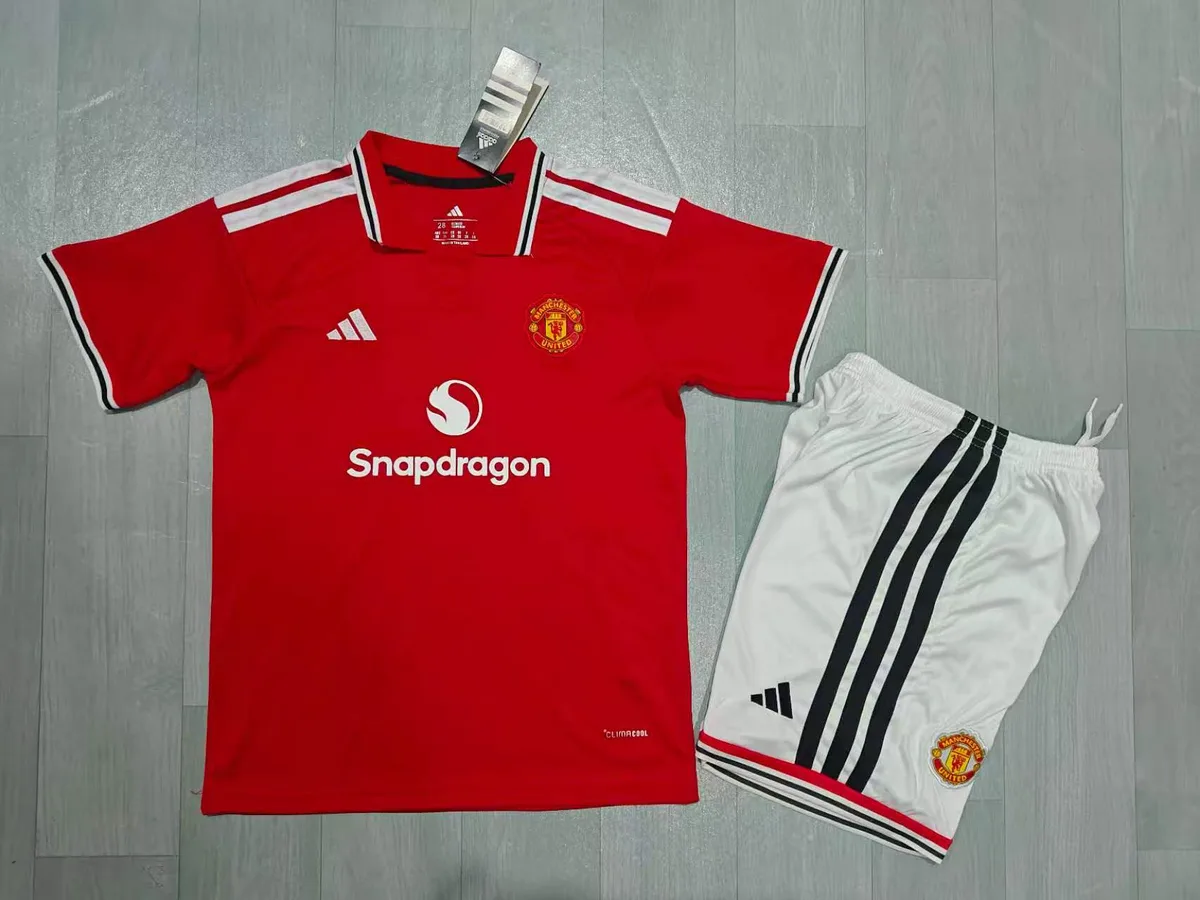 2026/27 Manchester United Home Kids Kit, foto 1