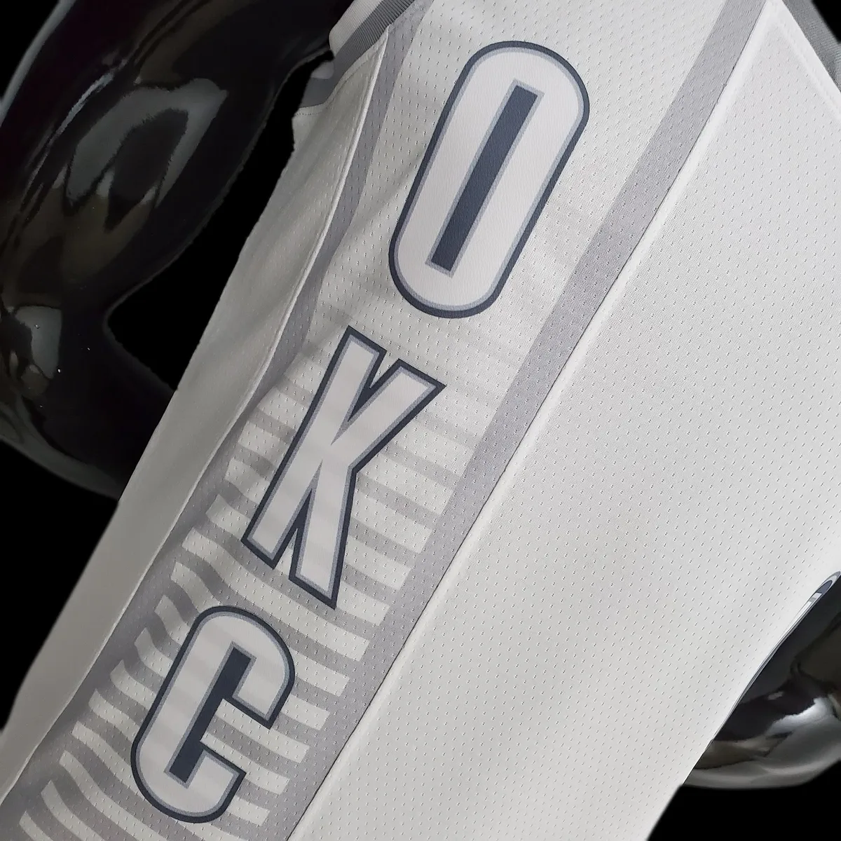 75th Anniversary 2202 Season Oklahoma City Thunder WESTBROOK#0 City Edition White NBA Jersey, foto 3
