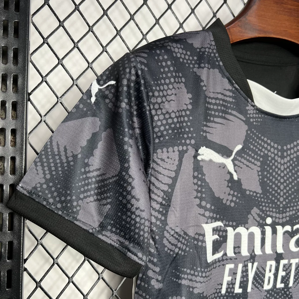 AC Milan 2024/25 Goalkeeper Jersey Black Kids Kit, foto 2