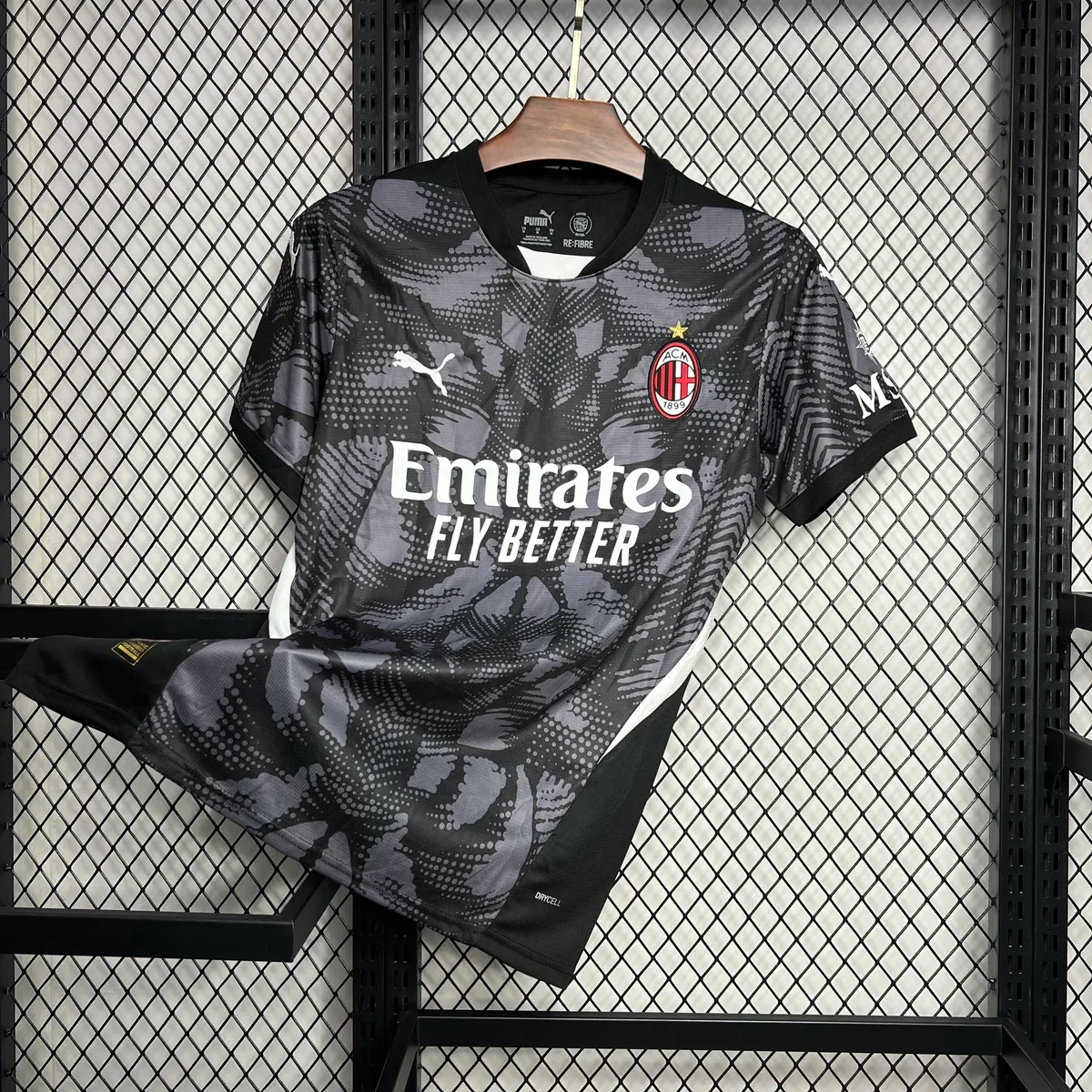 AC Milan 2024/25 Goalkeeper Jersey Black, foto 1