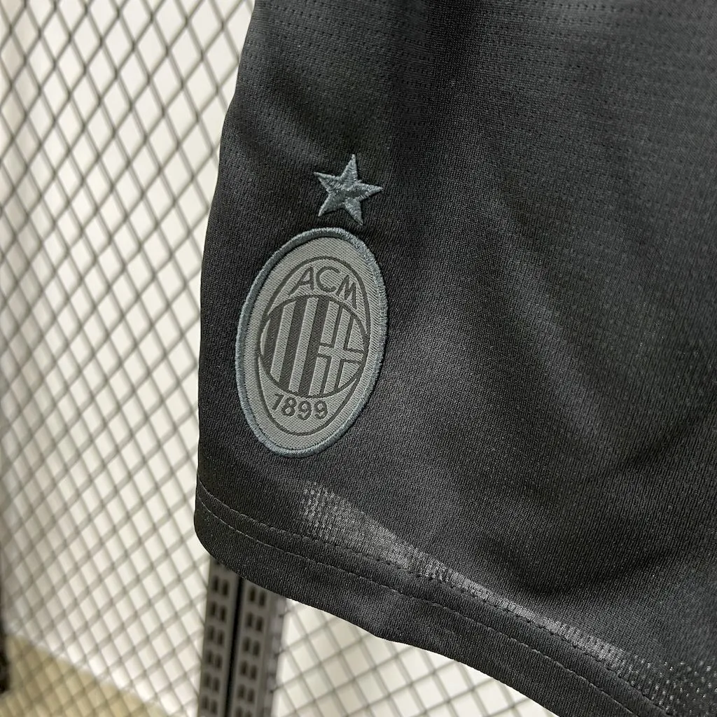 AC Milan 2025/26 Co-Branded Black Edition Kids Kit, foto 4