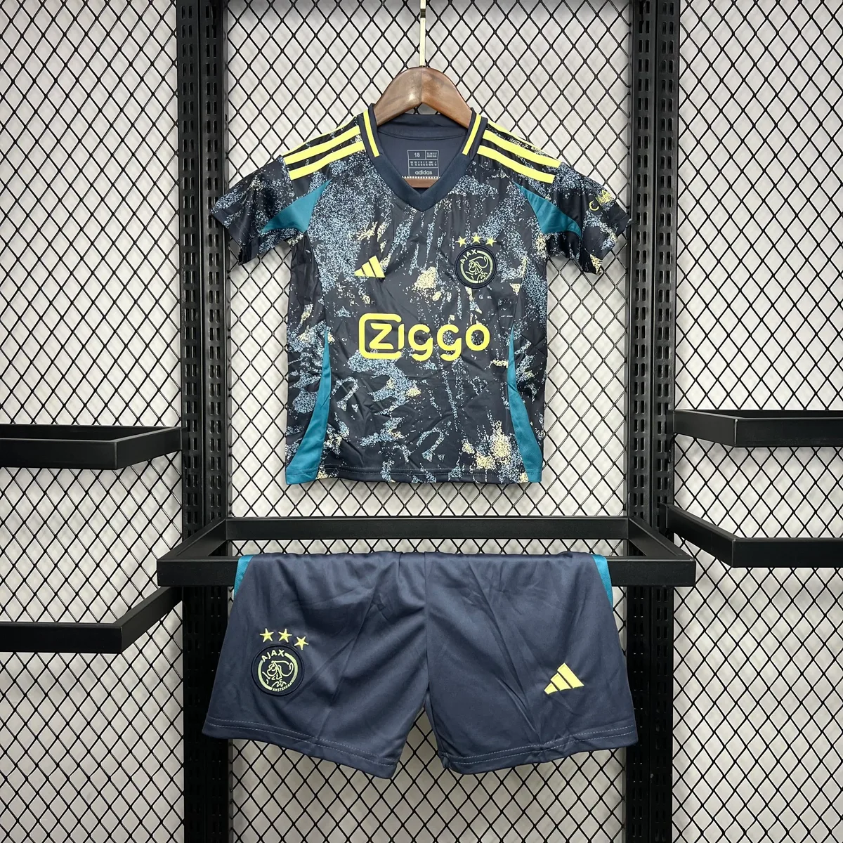 Ajax 2024/25 Away Kids Kit, foto 1