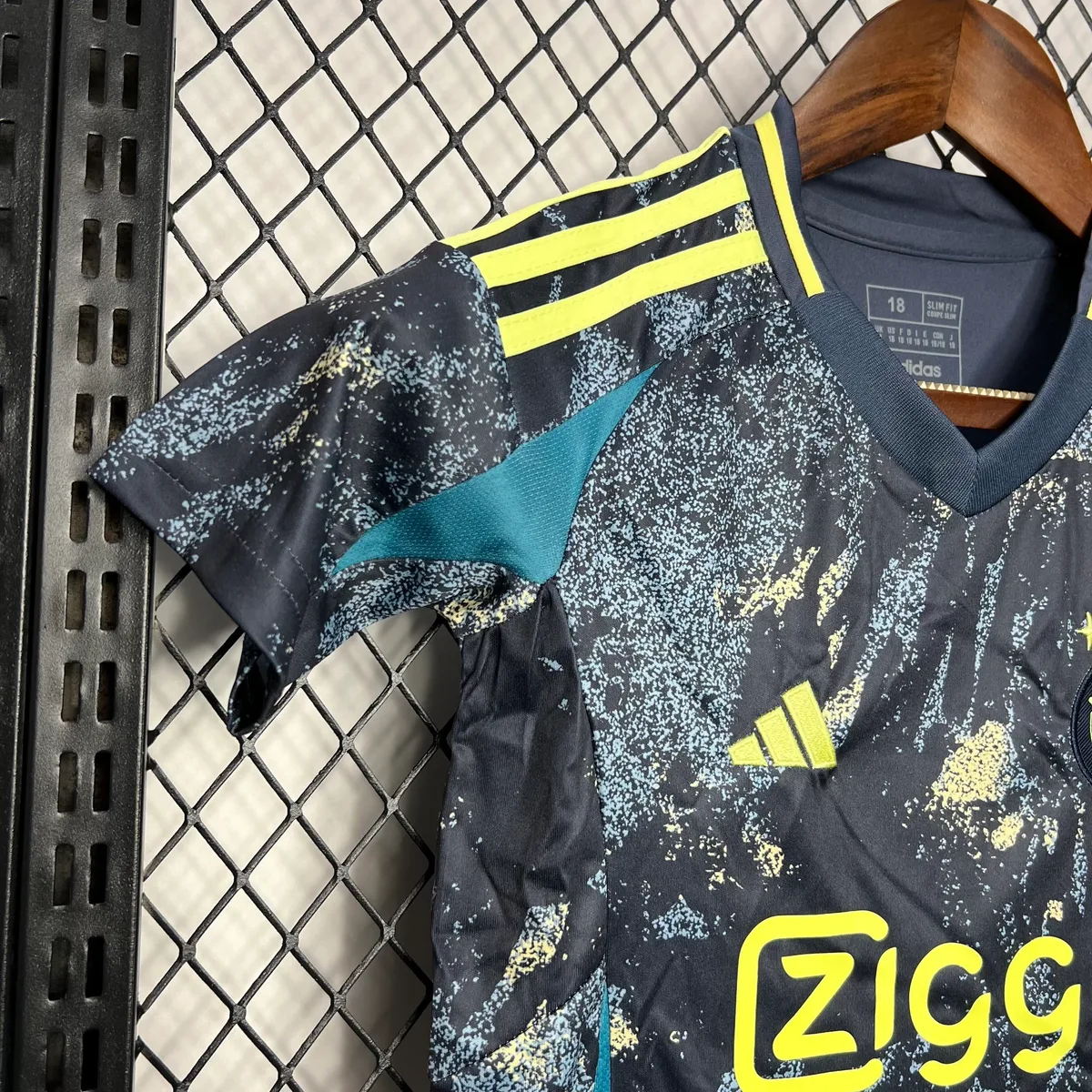 Ajax 2024/25 Away Kids Kit, foto 5