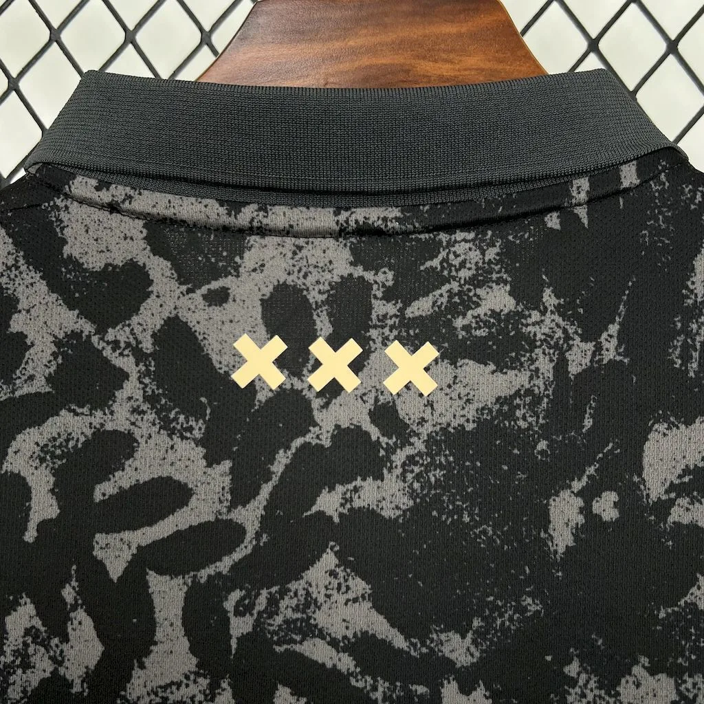 Ajax 2025/26 Stone Island Jersey, foto 2