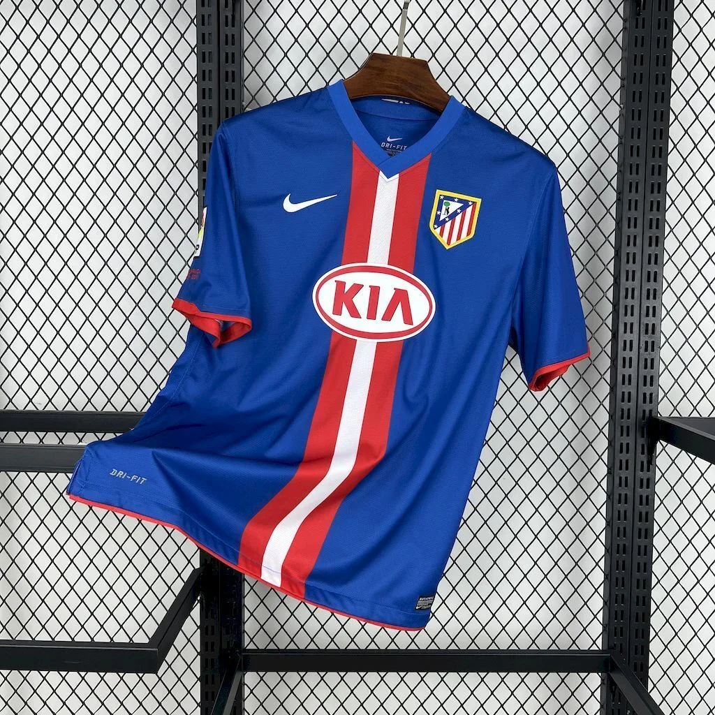 Atletico Madrid 2010/11 Away Retro Jersey, foto 1