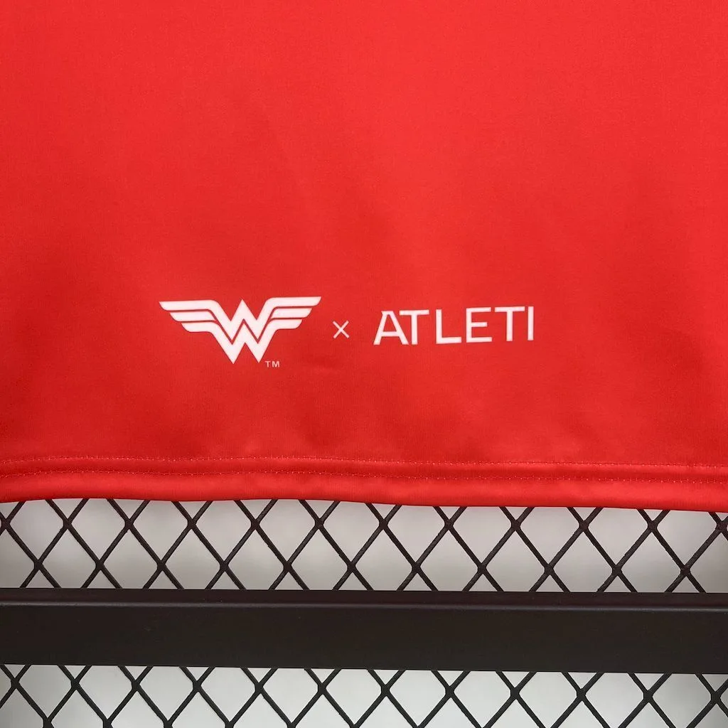 Atletico Madrid 2025/26 Fantasyt Wonder Woman Jersey, foto 2