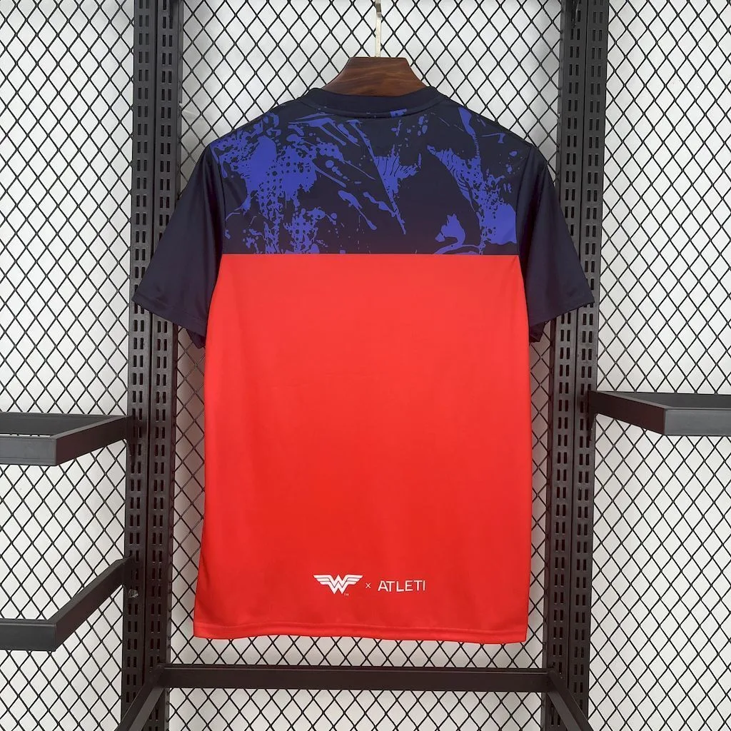 Atletico Madrid 2025/26 Fantasyt Wonder Woman Jersey, foto 3