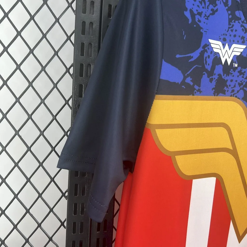 Atletico Madrid 2025/26 Fantasyt Wonder Woman Jersey, foto 4