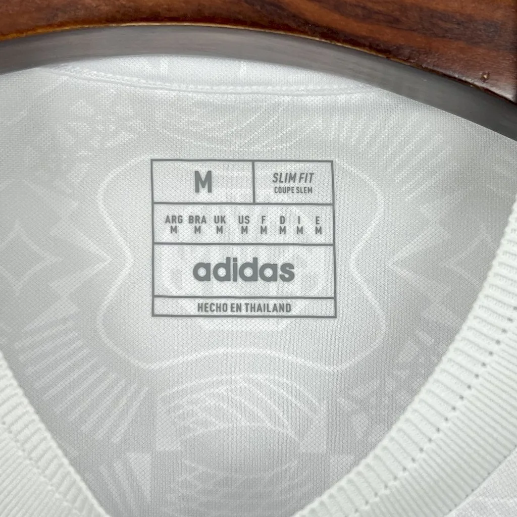 Bayern Munich 2024/25 125 Anniversary White Jersey, foto 3