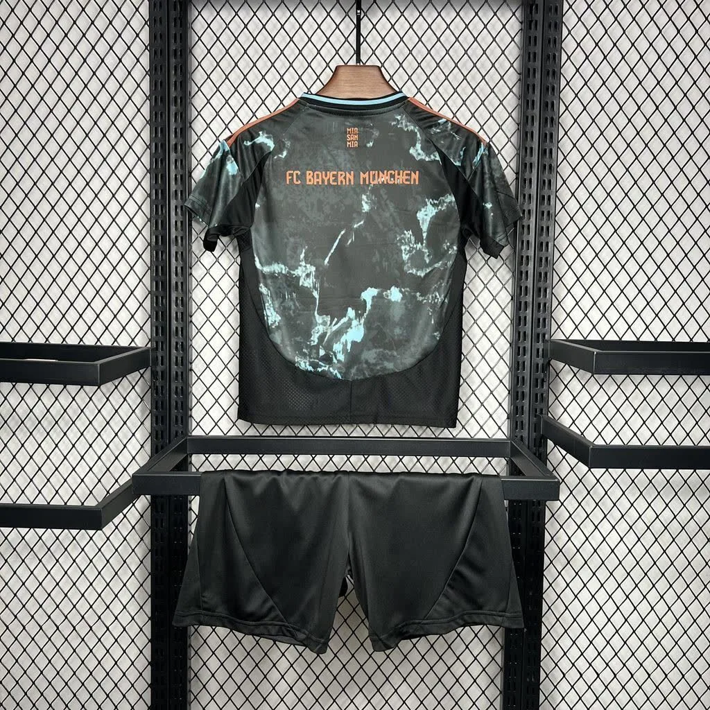 Bayern Munich 2024/25 Away Kids Kit, foto 2
