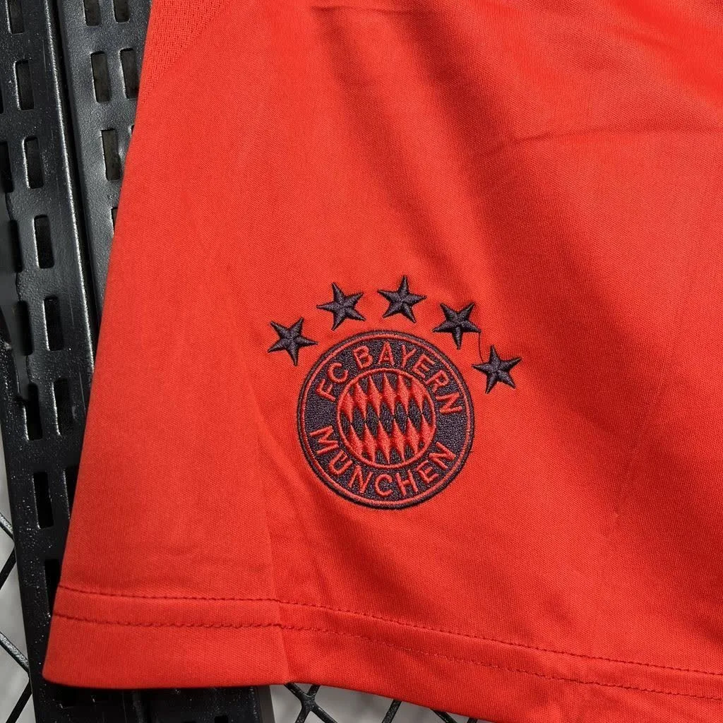 Bayern Munich 2024/25 Home Shorts, foto 2