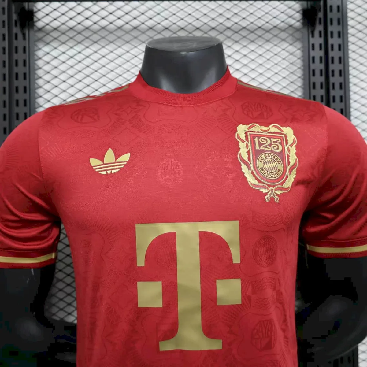 Bayern Munich 2025/26 125th Anniversary Jersey Player Version, foto 2