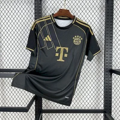 Bayern Munich 2025/26 Black Gold Special Edition Jersey, foto 1