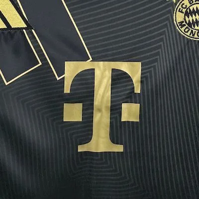 Bayern Munich 2025/26 Black Gold Special Edition Jersey, foto 5