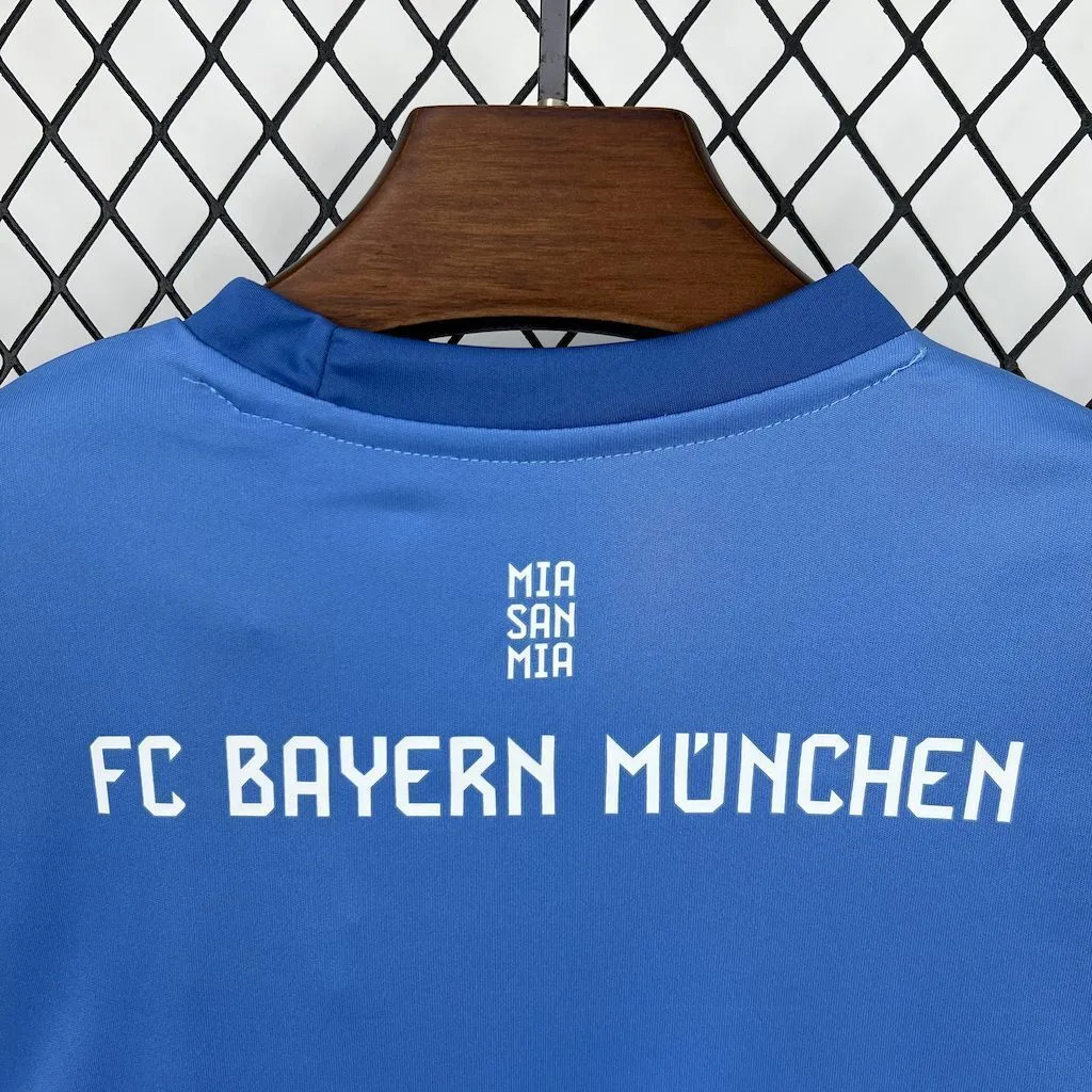 Bayern Munich 2025/26 Blue Goalkeeper Kids Kit, foto 3