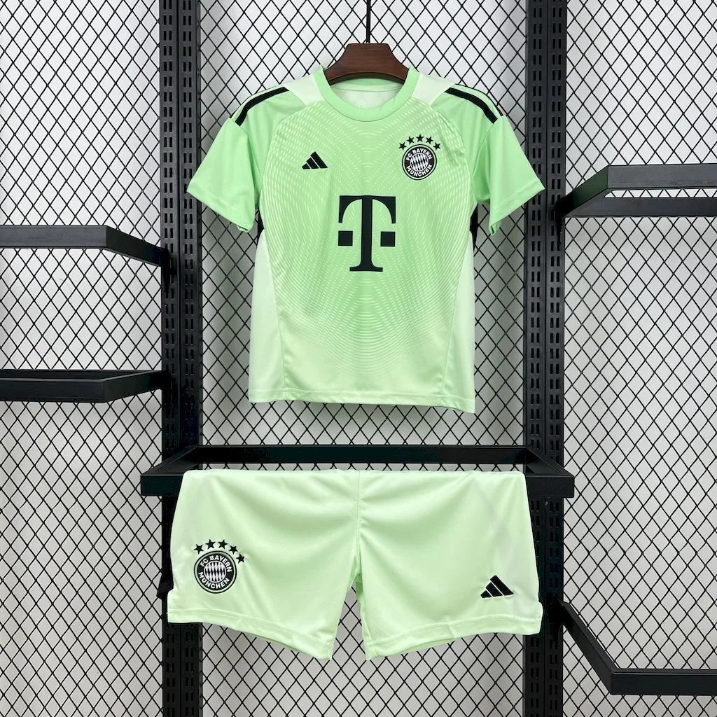 Bayern Munich 2025/26 Green Goalkeeper Kids Kit, foto 1