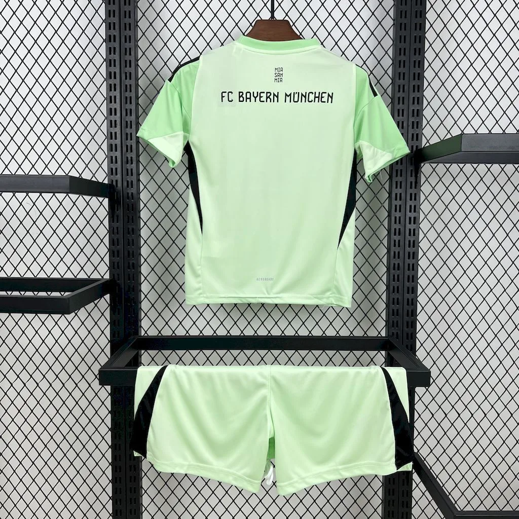 Bayern Munich 2025/26 Green Goalkeeper Kids Kit, foto 3