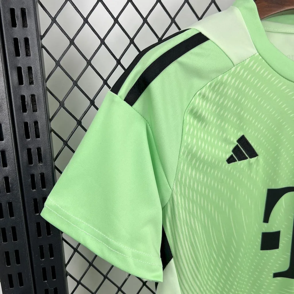 Bayern Munich 2025/26 Green Goalkeeper Kids Kit, foto 6