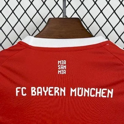 Bayern Munich 2025/26 Home Kids Kit, foto 2