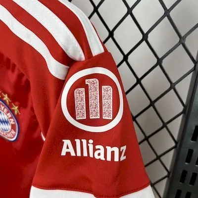 Bayern Munich 2025/26 Home Kids Kit, foto 6