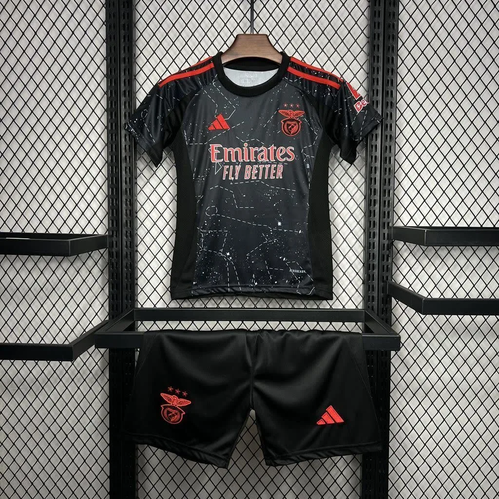 Benfica 2024/25 Away Kids Kit, foto 1