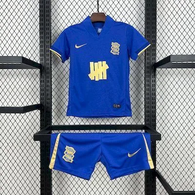 Birmingham City F.C. 2025/26 Home Jersey Kids Kit, foto 1