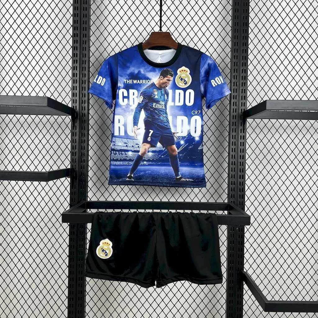 Cristiano Ronaldo 2025/26 Real Madrid Kids Kit, foto 1