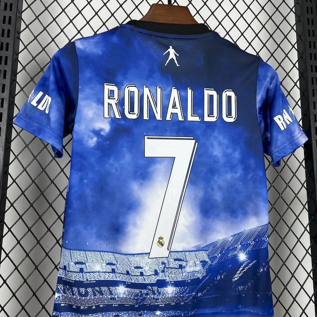 Cristiano Ronaldo 2025/26 Real Madrid Kids Kit, foto 2