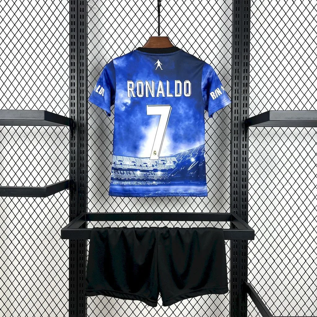 Cristiano Ronaldo 2025/26 Real Madrid Kids Kit, foto 3