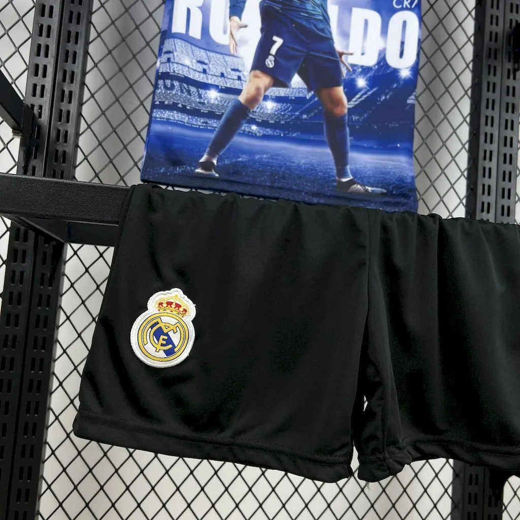 Cristiano Ronaldo 2025/26 Real Madrid Kids Kit, foto 4
