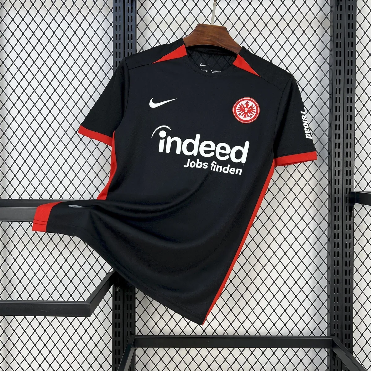 Eintracht Frankfurt 2024/25 Away Jersey, foto 1