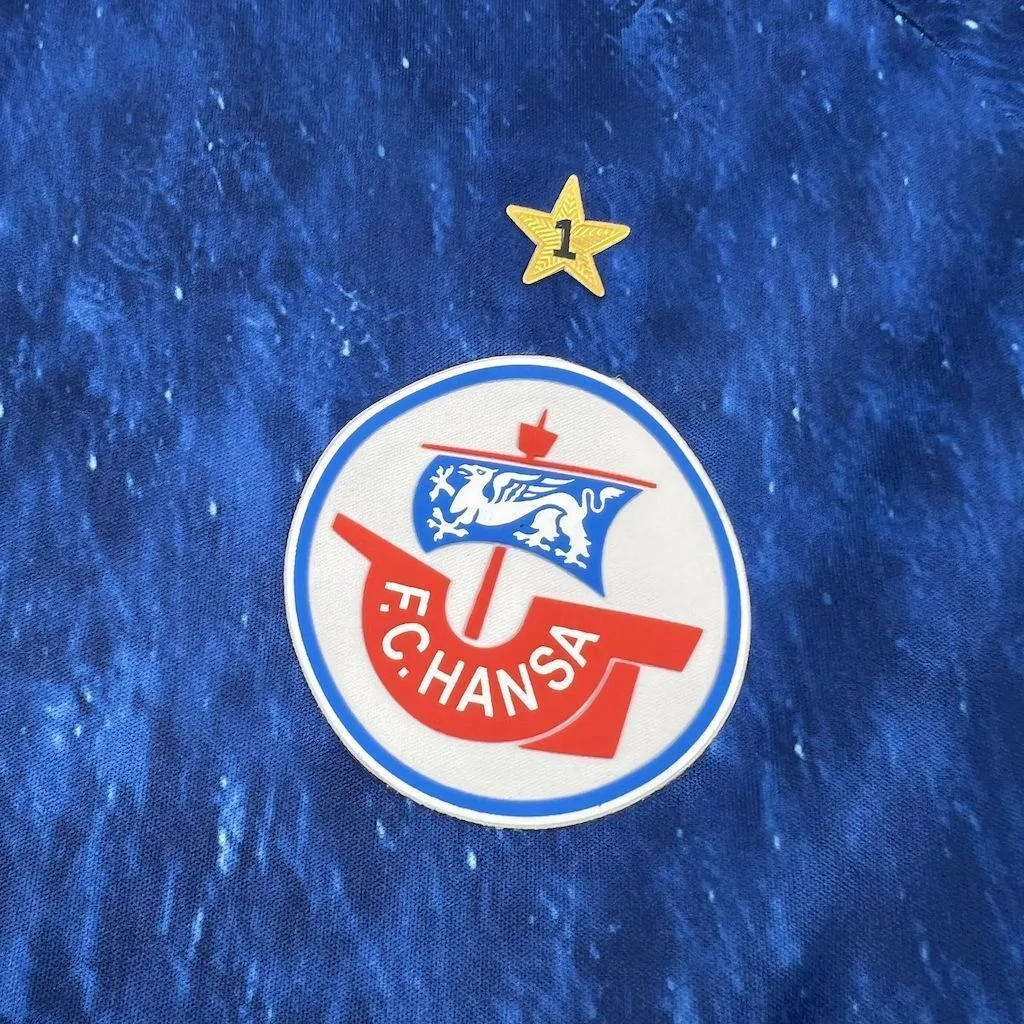 FC Hansa Rostock 2025/26 Baltic Sea Special Edition Jersey, foto 6