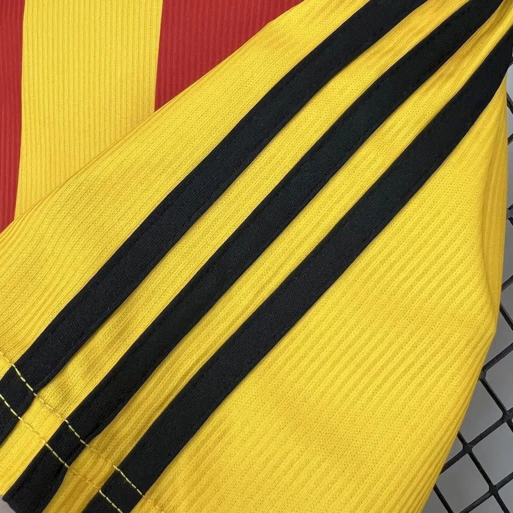 Galatasaray 1999/00 Home Retro Jersey, foto 4
