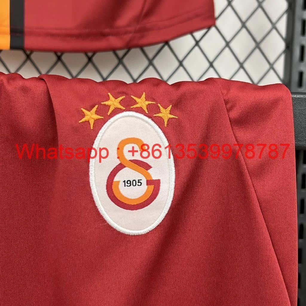 Galatasarays 2024/25 Home Kids Kit, foto 4
