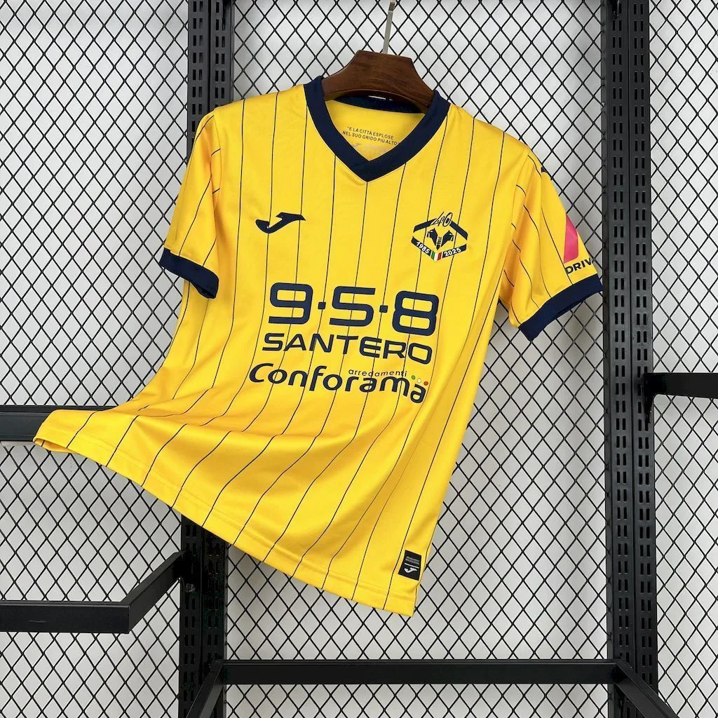Hellas Verona 2025/26 120th Anniversary Edition Jersey, foto 1