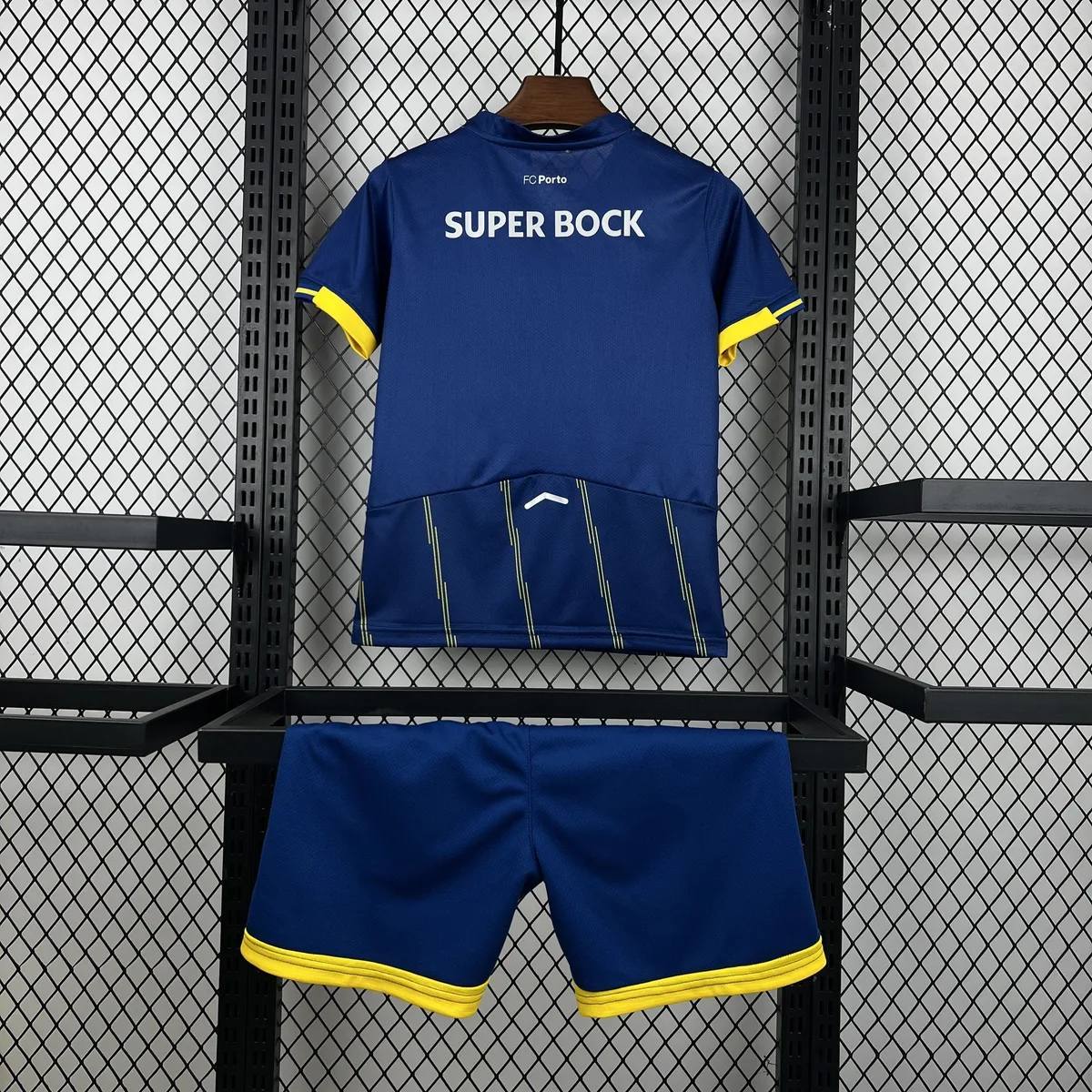 Kids FC Porto 2025/26 Fourth Kit, foto 2