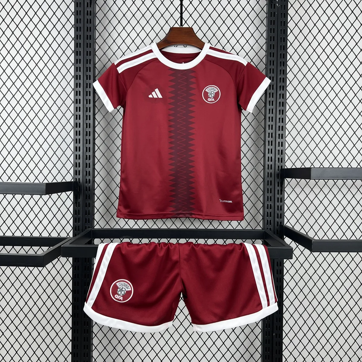 Kids Qatar 2026 World Cup Home Kit, foto 1