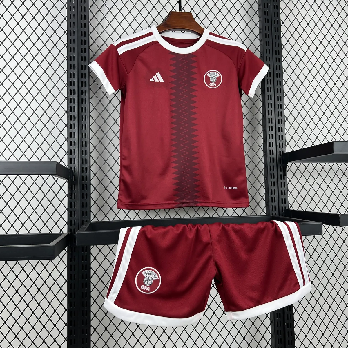 Kids Qatar 2026 World Cup Home Kit, foto 3