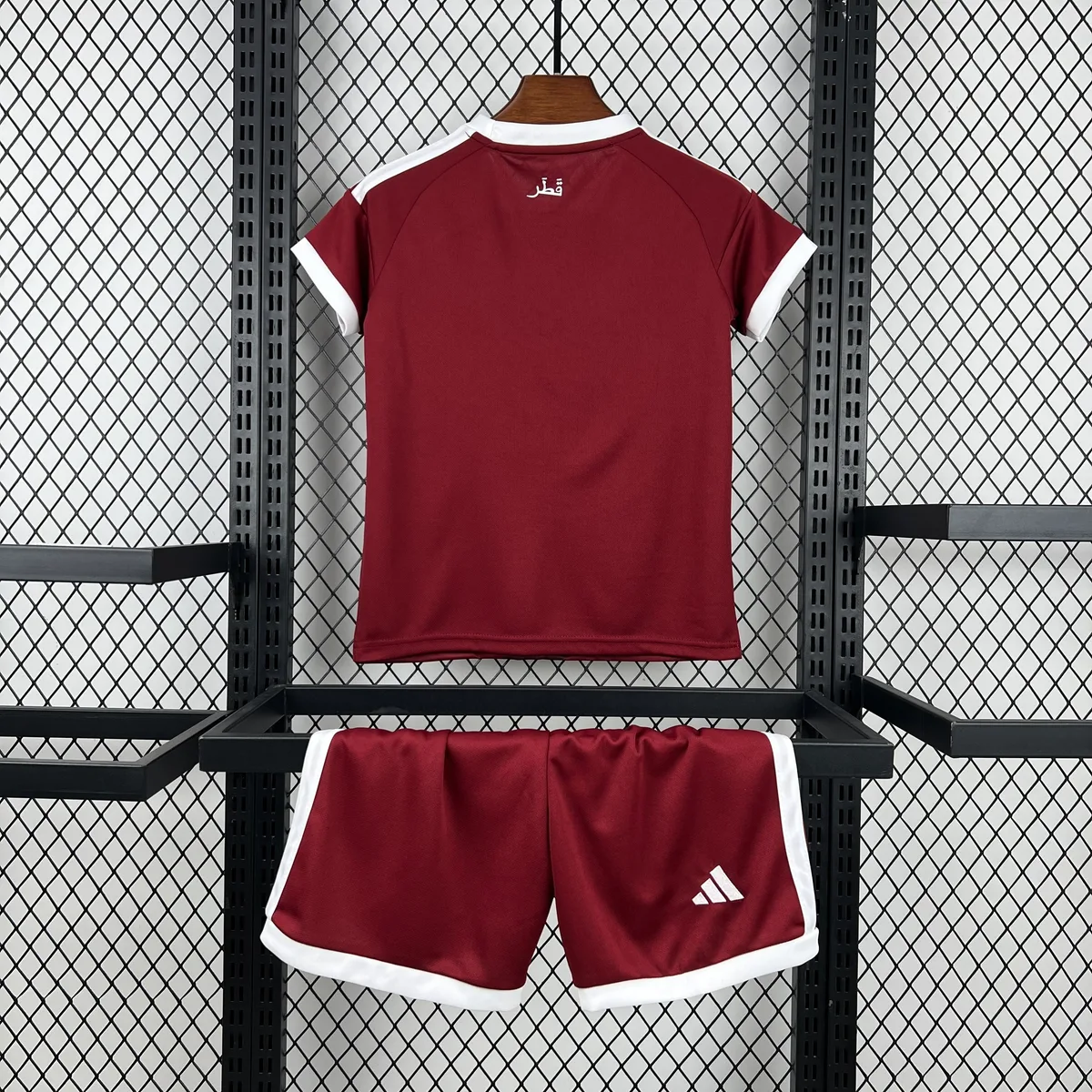 Kids Qatar 2026 World Cup Home Kit, foto 4