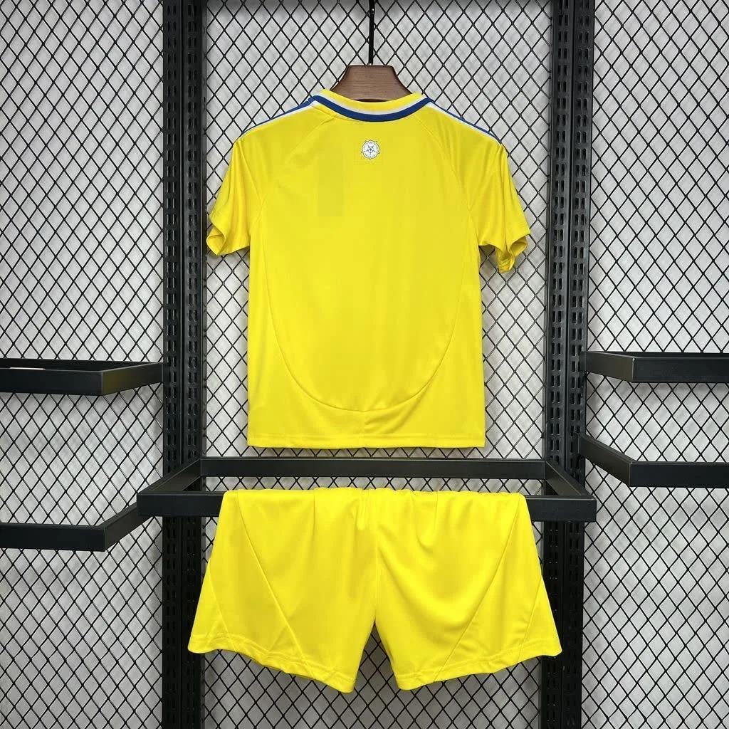 Leeds United F.C. 2024/25 Away Kids Kit, foto 2
