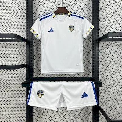 Leeds United F.C. 2025/26 Home Jersey Kids Kit, foto 1