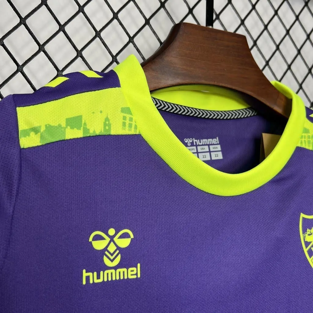 Malaga 2024/25 Away Kids Kit, foto 6