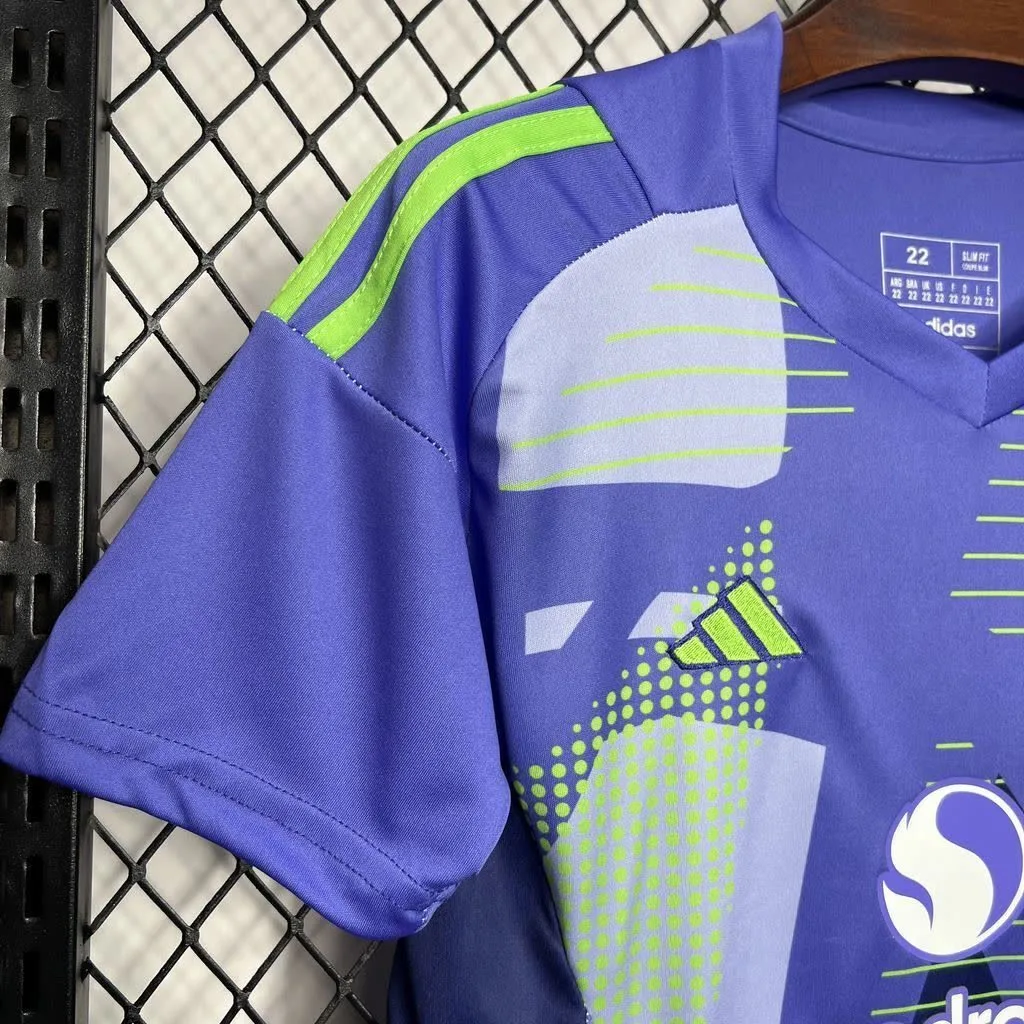 Manchester United 2024/25 Goalkeeper Kids Kit, foto 2